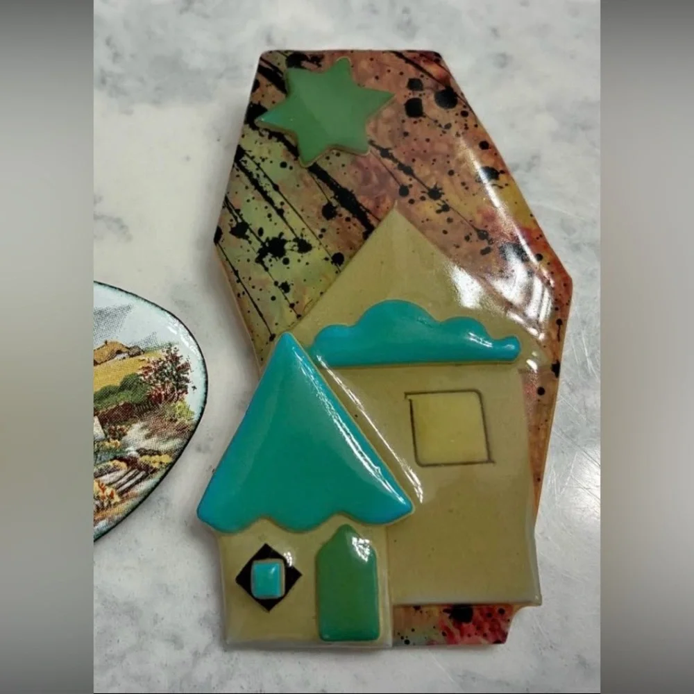 Vintage Houses By Lucinda Brooch Pin - Picture 3 of 7